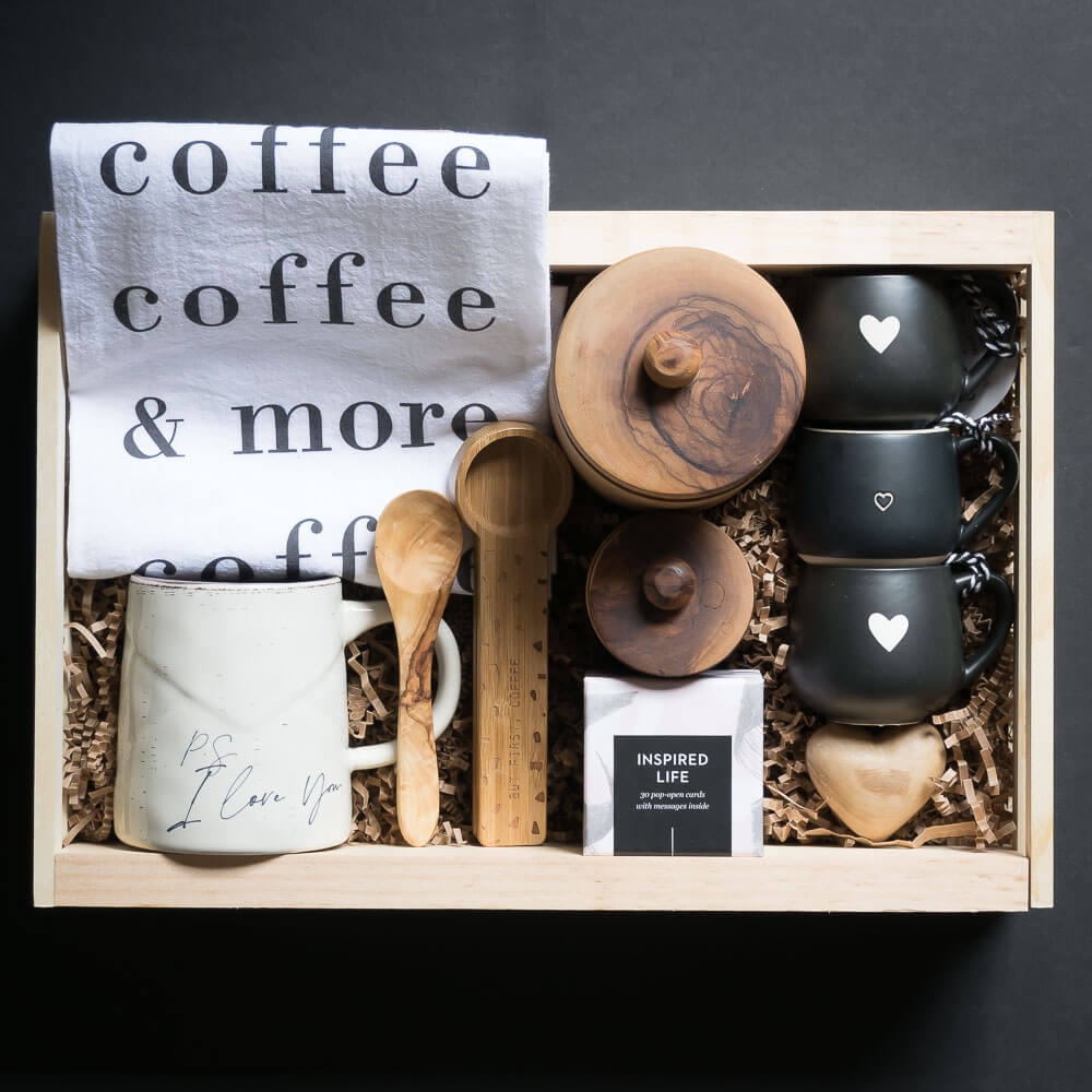 Jardin wooden gift box with coffee mugs, coffee tea towel, expresso coffee pots
