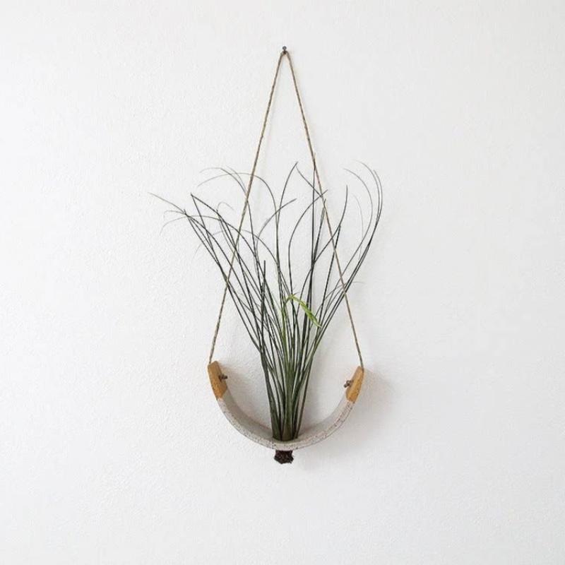 Hanging Ceramic Air Plant Cradle | Gloss White Speckled Buff