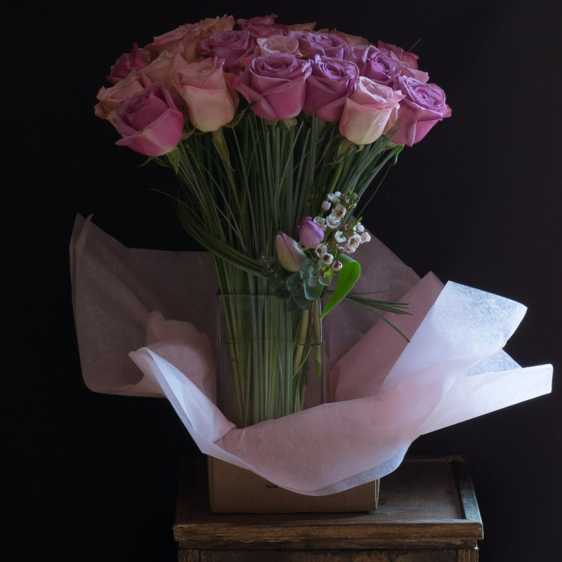 Long stem pink roses floral arrangement