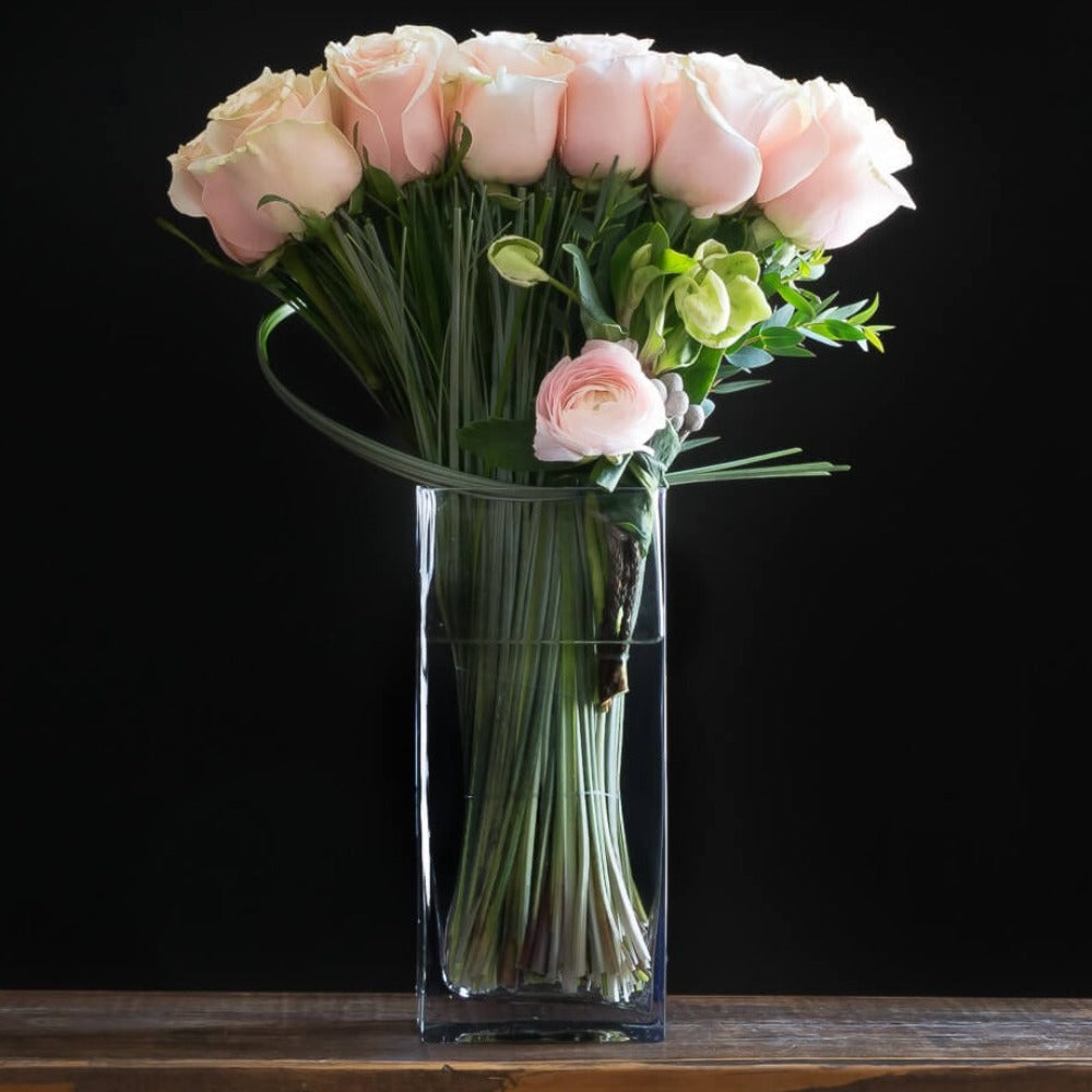 Luxury light pink roses flower arrangement of 2 dozen long stem roses.